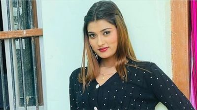 Akanksha Dubey मौत केस में नया मोड़, समर सिंह-संजय सिंह को जारी हुआ नोटिस, क्लब के बाद होटल में कैसे मिली लाश?