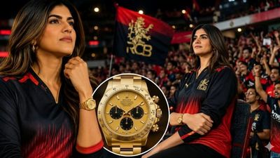 Ananya Birla: स्टेडियम में एंट्री मारते ही छा गईं RCB की नई मालकिन, लग्जरी घड़ी ने सोशल मीडिया पर मचाया तहलका