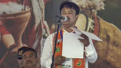 Bengal: कौन हैं अशोक कीर्तनिया? CM सुवेंदु के मंत्रिमंडल में मिली जगह, चर्चा में करोड़ों का साम्राज्य और मुकदमे