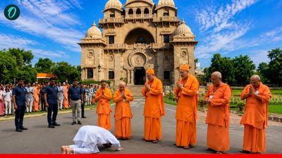 बेलूर मठ की क्या है खासियत? जिनके संतों को देखते ही बंगाल सीएम सुवेंदु अधिकारी हुए नतमस्तक