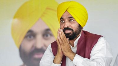 Punjab Civic Polls: नगर निकाय चुनावों में AAP की बड़ी जीत, भाजपा के 1142 उम्मीदवारों की जमानत जब्त