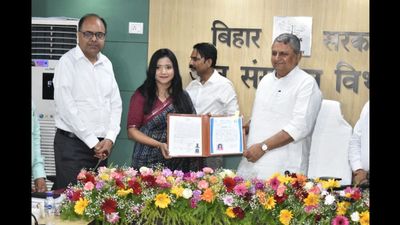 बिहार जल संसाधन विभाग में 15 अभ्यर्थियों को नियुक्ति पत्र, उपमुख्यमंत्री विजय कुमार चौधरी ने दी जिम्मेदारी निभाने की सीख