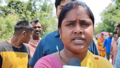 'गाय का जन्म प्रमाण पत्र दिखाओ',बंगाल में BJP विधायक ने बीच सड़क पर रुकवाई गाड़ी, मांग सुन चकराया सबका सिर