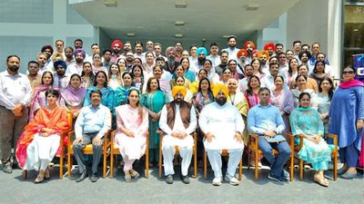 Punjab AAP: फिनलैंड में ट्रेनिंग के लिए रवाना हुए पंजाब के सरकारी शिक्षक, CM मान बोले- शिक्षा से बदलेगा भविष्य