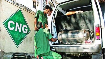 Mumbai CNG Price Hike: 15 दिन में दूसरा झटका! CNG फिर ₹2 महंगी, अब ऑटो-टैक्सी किराया बढ़ाने की मांग तेज