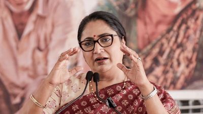 Delhi में हवाई सफर होगा सस्ता! रेखा गुप्ता सरकार ने हवाई ईंधन पर VAT 25% से घटाकर 7% किया