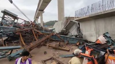 Hamirpur Bridge Collapse: हमीरपुर में बेतवा नदी पर बन रहा पुल अचानक ढहा, मलबे में दबकर 6 मजदूरों की मौत
