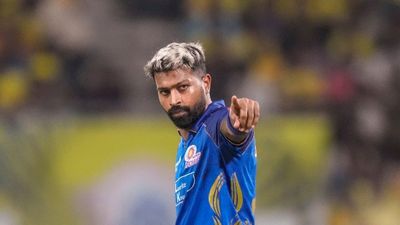 IPL 2026: मुंबई इंडियंस से कटेगा Hardik Pandya का पत्ता, अंदर की बड़ी खबर आई सामने! कौन होगा नया कप्तान?