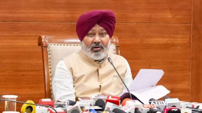 RBI का ₹2.87 लाख करोड़ ‘खजाना’ बना सियासी संग्राम! हरपाल चीमा बोले- राज्यों का हिस्सा छीन रही BJP सरकार