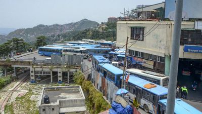 पहाड़ों की ठंडी हवा या ट्रैफिक का सिरदर्द? शिमला-मनाली समेत इन 5 हिल स्टेशनों का जाम से हाल बेहाल