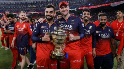 IPL इतिहास में क्वालिफायर-1 जीतने वाली टीम ही बनती है चैंपियन? अब तक इतनी बार उठा पाई हैं ट्रॉफी!