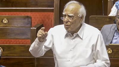 Bengal में क्या था BJP की जीत का फॉर्मूला? कपिल सिब्बल ने आंकड़े दिखाकर पूछा- संयोग है या साजिश?
