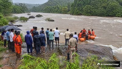 Karnataka River Accident: सीप निकालने नदी में उतरे थे 14 लोग, अचानक बढ़ा पानी और 8 की मौत