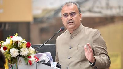 सम्राट कैबिनेट में नहीं मिली मंगल पांडेय को जगह, मैथिलि ठाकुर की वजह से कटा तीन बार के मंत्री का पत्ता?