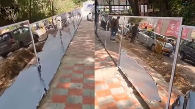 Mysore Viral Mirror Wall: मैसूर में सिविक सेंस सिखाने का फॉर्मूला, खुले में पेशाब करने वालों के लिए मिरर ट्रिक