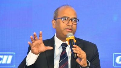 NEET Paper Leak: 'पेपर लीक नहीं हुआ, बस सवाल बाहर आ गए', संसदीय समिति के सवाल पर NTA चीफ का अजीबोगरीब बयान 