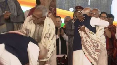 Who Is Makhanlal Sarkar: कौन हैं माखनलाल सरकार? जिनके सम्मान में झुके PM मोदी, मंच पर पैर छूकर किया प्रणाम