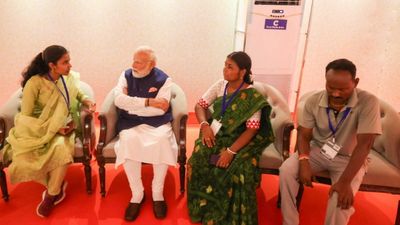 कौन थे देबाशीष, सौमित्र और आनंद पॉल? बंगाल में भाजपा की सरकार बनते ही परिवारों से मिलने पहुंचे PM हुए भावुक