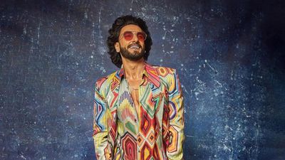 क्या Ranveer Singh के खिलाफ रची गई साजिश? शोभा डे का बड़ा खुलासा, 'Don 3' विवाद का ये है पूरा सच