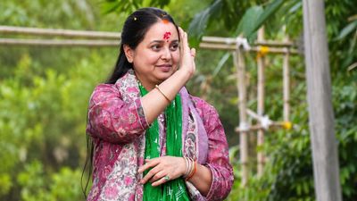 'मेरी छवि खराब करने की कोशिश',लालू यादव बेटी को मनाने जा रहे सिंगापूर? रोहिणी का फूटा गुस्सा, किसकी लगाई क्लास
