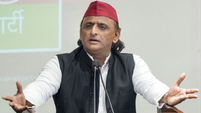 UP: SP चीफ अखिलेश यादव ने खुलेआम स्वीकार कीं अपनी 2 बड़ी गलतियां! बताया क्यों BJP बना रही टारगेट
