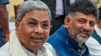  OBC कार्ड, 2029 में बड़ा रोल...सिद्धारमैया से CM कुर्सी छोड़ने के बदले कांग्रेस ने क्या डील ऑफर की!