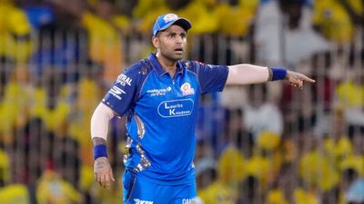 सूर्यकुमार यादव RCB के खिलाफ खेलेंगे या होंगे बाहर? बच्चे का जन्म के बाद आया बड़ा अपडेट