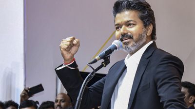 Thalapathy Vijay ने तमिलनाडु CM बनते ही क्यों छोड़ी त्रिची सीट? Perambur बरकरार रखने के पीछे क्या वजह?