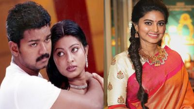 कौन हैं स्नेहा? Thalapathy Vijay संग क्यों जुड़ रहा नाम? राजनीति में एंट्री के बाद छिड़ी चर्चा, क्या है मामला?
