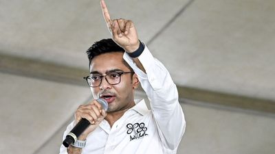 Falta Repoll: '10 जन्म लेकर भी जीतना मुमकिन नहीं,' अभिषेक बनर्जी की BJP को खुली चुनौती, बताया 'गुजराती गैंग'
