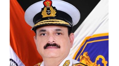 Vice Admiral Sanjay Vatsayan कौन हैं? 'गनरी और मिसाइल' एक्सपर्ट वेस्टर्न नेवल कमांड की कमान, कराची होगा टारगेट