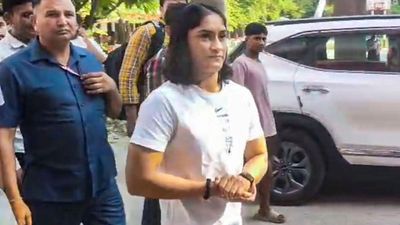 बैन के बावजूद नेशनल टूर्नामेंट खेलने पहुंच गईं विनेश फोगाट, भारी बवाल होने की पूरी संभावना