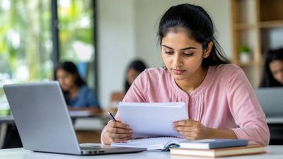 UGC NET: बिना इन डॉक्युमेंट्स के सेंटर में नहीं मिलेगी एंट्री,कहां से डाउनलोड करें जून परिक्षा का एडमिट कार्ड?