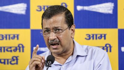 'पीएम के सामने क्यों मजबूर हैं चंपत राय?', राम मंदिर ट्रस्ट के पुराने विवाद पर केजरीवाल ने दागे तीखे सवाल