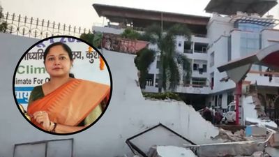 Bihae News: सम्राट चौधरी के बुलडोज़र के शिकार हुए उनके ही खास मंत्री, ज़मींदोज़ हुआ नर्सिंग होम, मजा हड़कंप