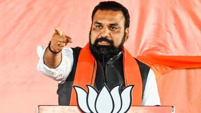 Bihar News: पीएमसीएच विवाद: स्वास्थ्य विभाग ने डॉ. नरेंद्र प्रताप सिंह के आरोपों पर जारी किया तथ्यात्मक प्रतिवेदन