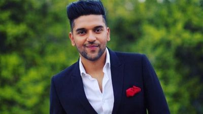 Guru Randhawa के दिल्ली जिम पर ताबड़तोड़ फायरिंग, इलाके में दहशत, Salman Khan का नाम आया सामने, क्या है मामला?