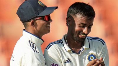 IND vs AFG: मानव सुथार का परिवार स्टेडियम छोड़ क्यों चला गया? बेटे की सफलता नहीं देखने का बड़ा कारण