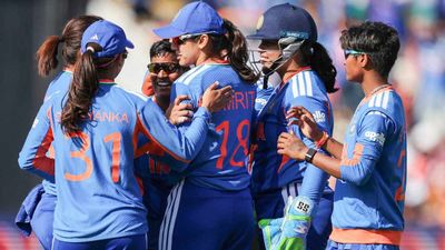 IND vs PAK: दीप्ति ने झटके 10 रन देकर 5 विकेट, पाकिस्तान को अकेले चटाई धूल