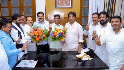 Karnataka MLC Result 2026: कर्नाटक चुनाव में कांग्रेस ने 7 में 5 सीटें जीतीं, क्रॉस वोटिंग से BJP-JDS को झटका