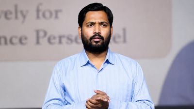 बंद हो जाएगा खान सर का KGS? पहले आर्म्स एक्ट, अब कोचिंग पर ताला लटकने की नौबत! क्या है मामला