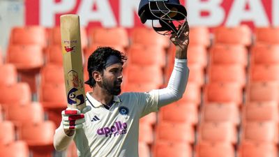 IND vs AFG: केएल राहुल का शानदार शतक, शुभमन गिल का बल्ला भी चला