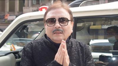 'हमारा पैसा वापस करो!' बंगाल में अब मदन मित्रा पर बरसे अंडे, TMC नेताओं को देखते ही क्यों भड़क रहे लोग?