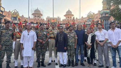 Main Vaapas Aaunga ने अटारी बॉर्डर पर रचा इतिहास, ए.आर. रहमान की आवाज़ में गूंजा 'मां तुझे सलाम'