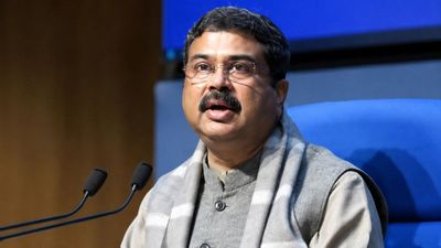 'पीएम मोदी खुद रख रहे हैं NEET पर नजर' शिक्षा मंत्री ने छात्रों को दिया भरोसा, कहा- समय पर आएगा रिजल्ट
