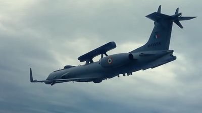OI Defence: फाइटर जेट, ड्रोन और मिसाइल सब पर नजर, DRDO ने Air Force को सौंपा 'नेत्रा', गजब है इसकी खासियत