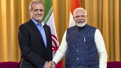 पश्चिम एशिया संकट के बीच PM Modi की ईरानी राष्ट्रपति से क्या हुई बातचीत? भारत के लिए क्या मायने? समझें