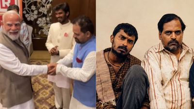 PM Modi पर भी चढ़ा 'पंचायत' का खुमार, 'बिनोद' से मिलते ही पूछ लिया मजेदार सवाल! वीडियो वायरल