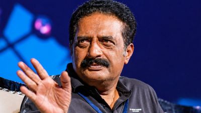 Prakash Rajs की बढ़ी मुश्किलें बेंगलुरु कोर्ट ने जारी किया गैर-जमानती वारंट, क्‍या है मामला? 