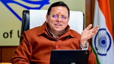 Uttarakhand Women Policy: धामी सरकार ने पहली 'महिला नीति' लाकर रचा इतिहास, अब गांव से नौकरी तक दिखेंगी महिलाएं